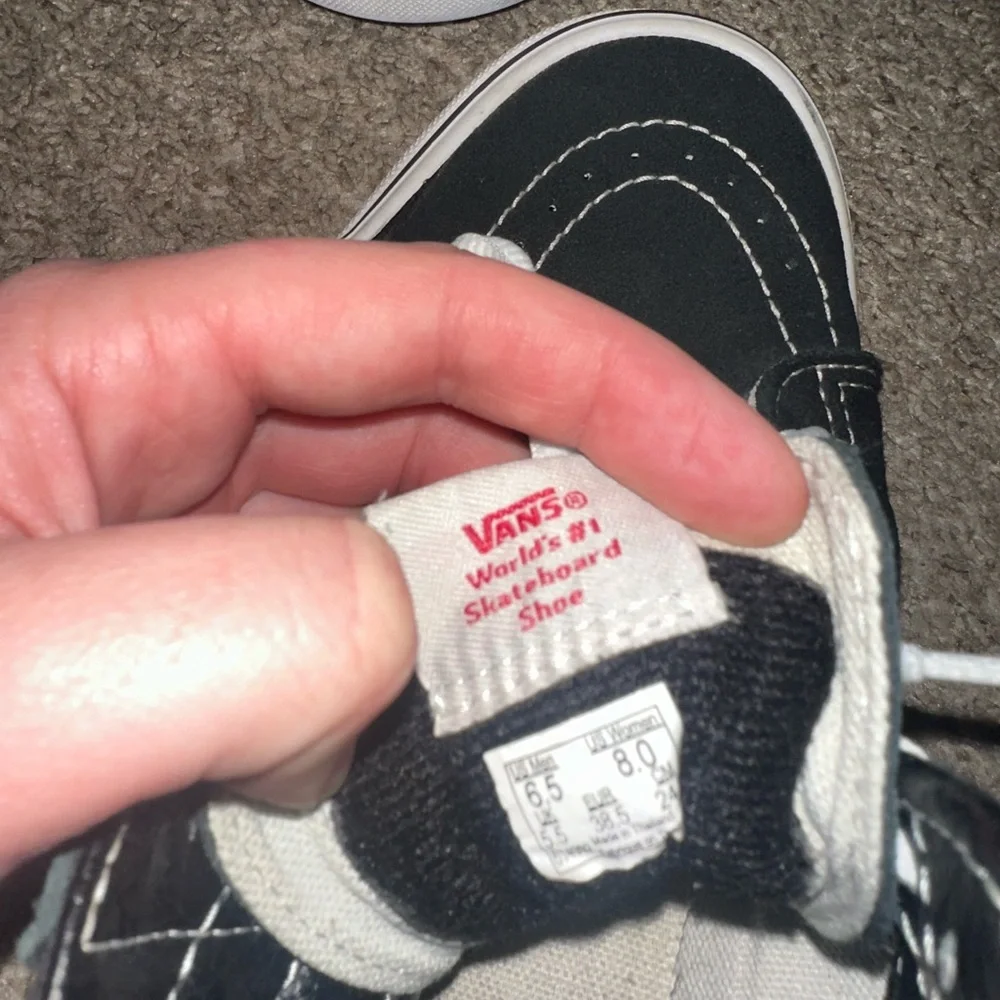 Hi-Top Vans - Picture 8 of 8